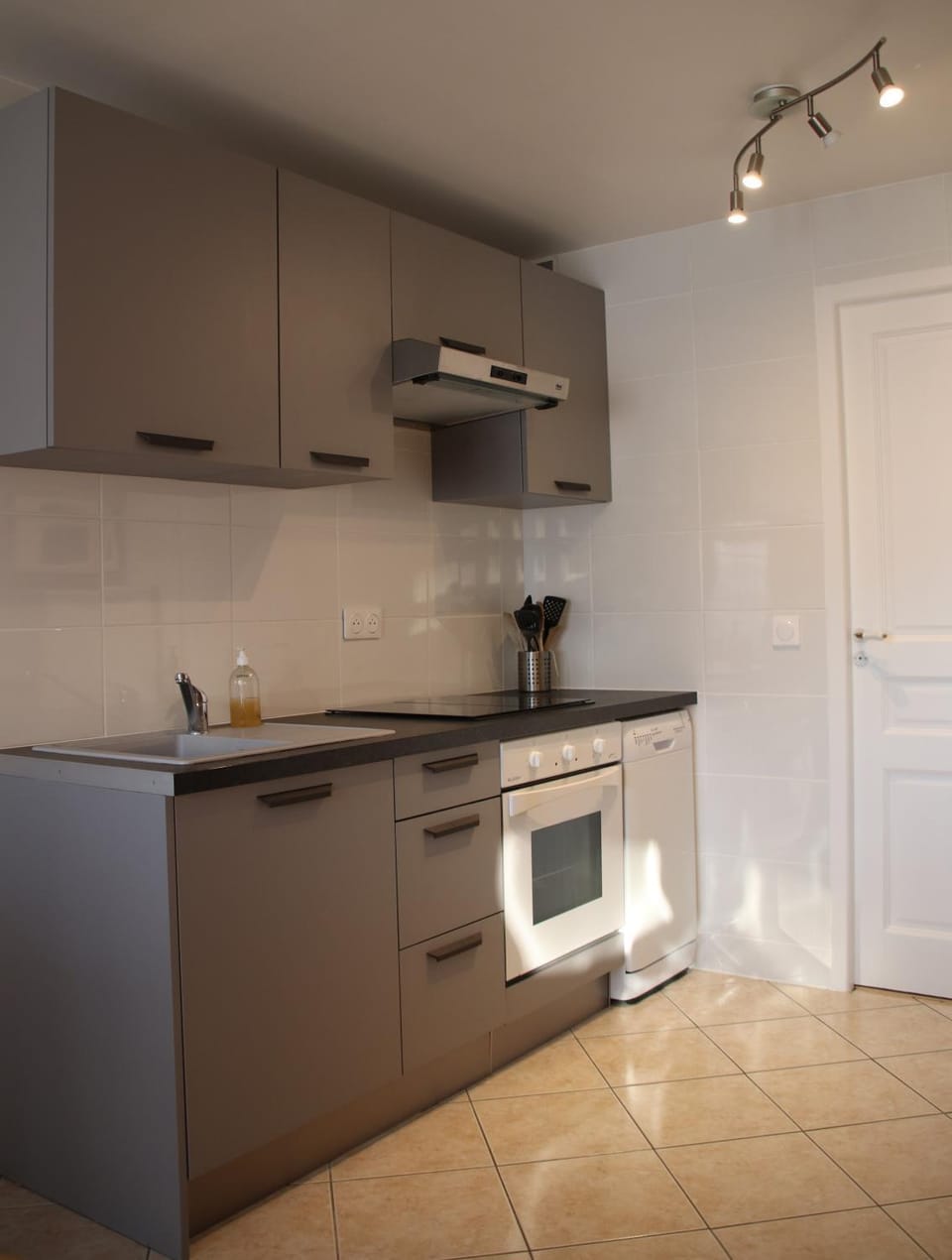 Dining area, Meals, dishwasher, stove, toaster