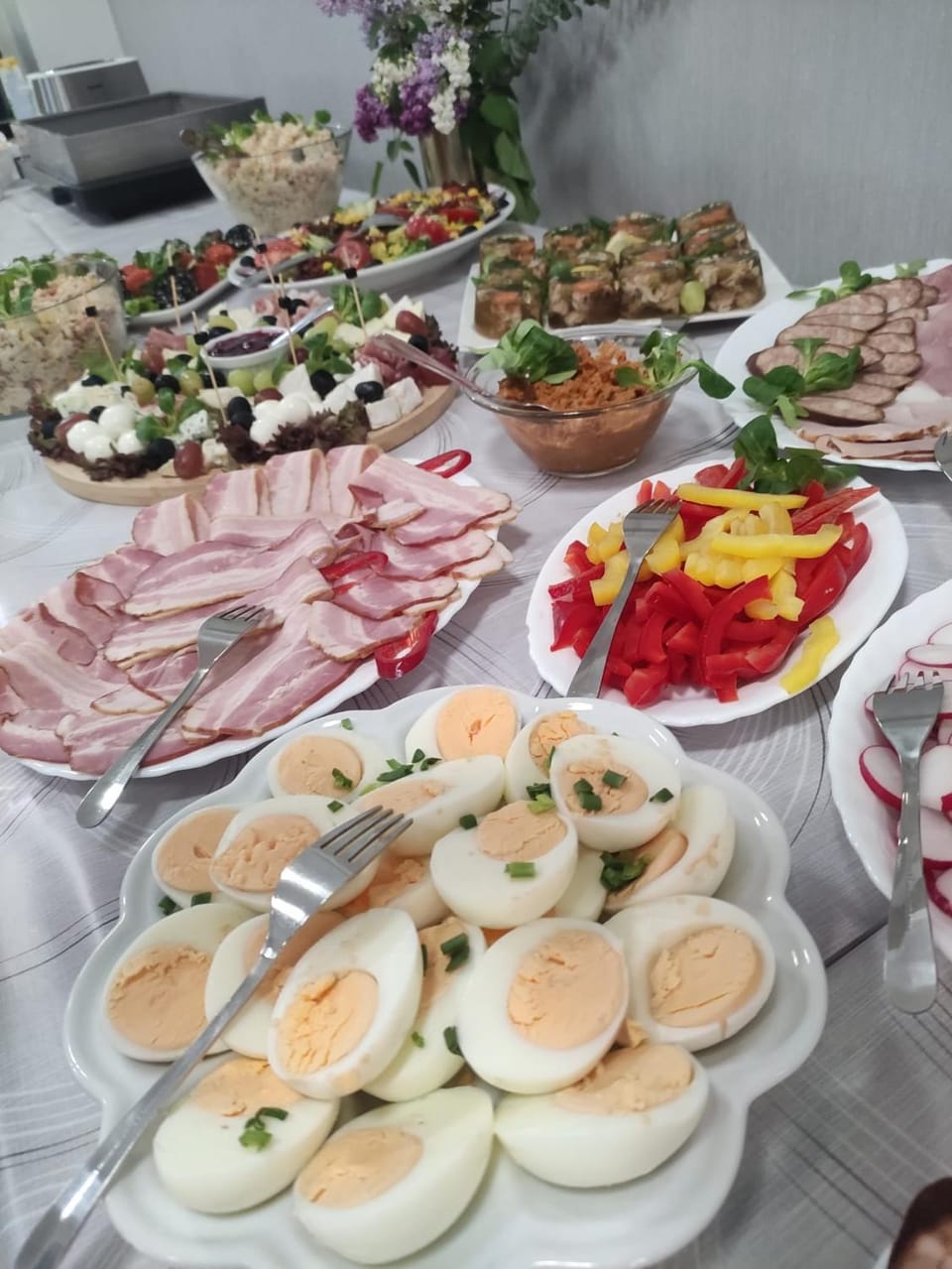 Breakfast, Buffet breakfast