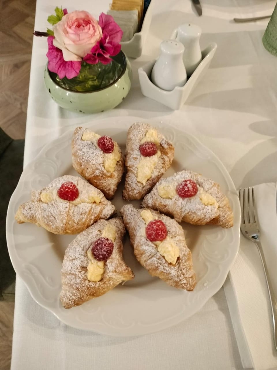 Breakfast, Continental breakfast