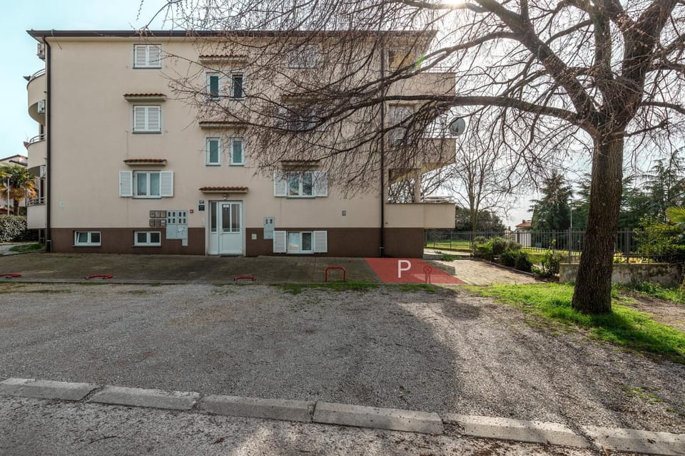 Facade/entrance, Off site, Natural landscape, Activities