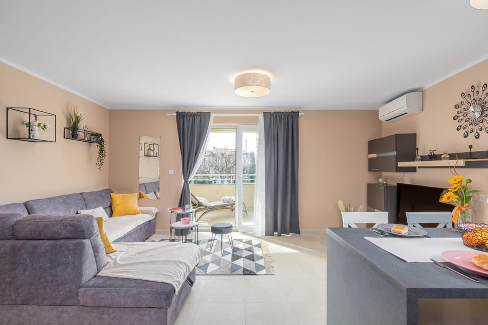 Coffee/tea facilities, Balcony/Terrace, Kitchen or kitchenette, Living room, Seating area, Dining area