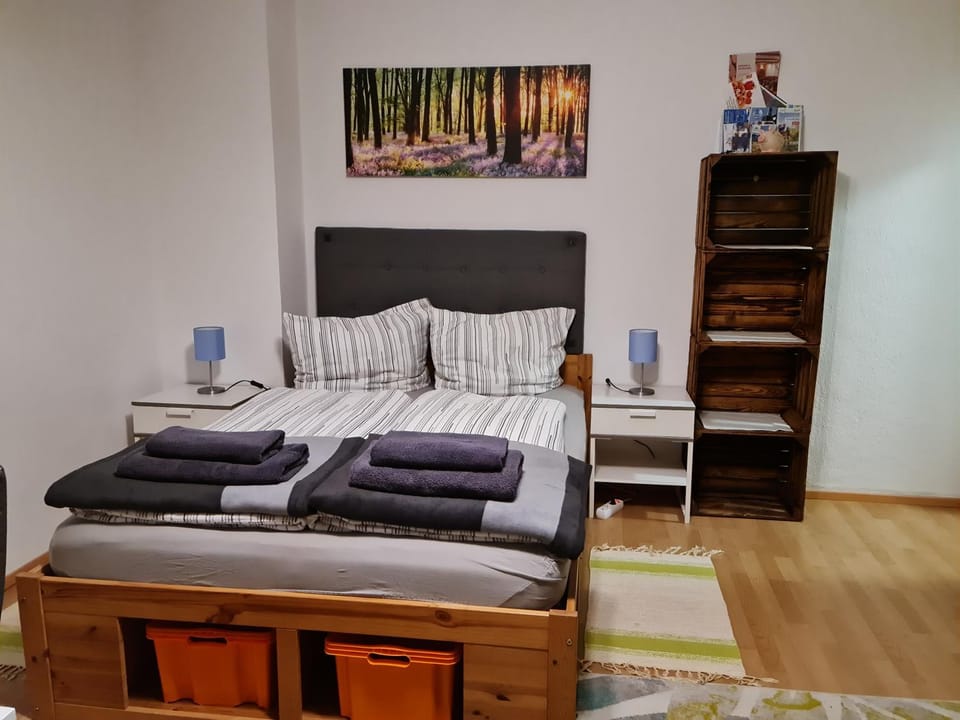 Bed, Living room, Bedroom