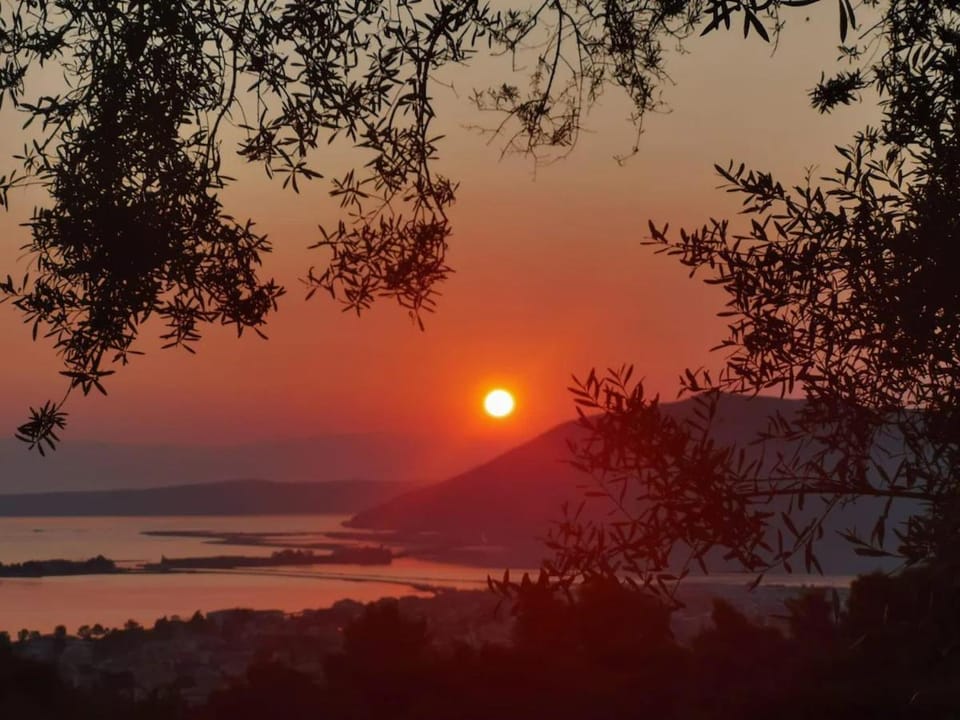 Day, Natural landscape, Mountain view, Sunrise