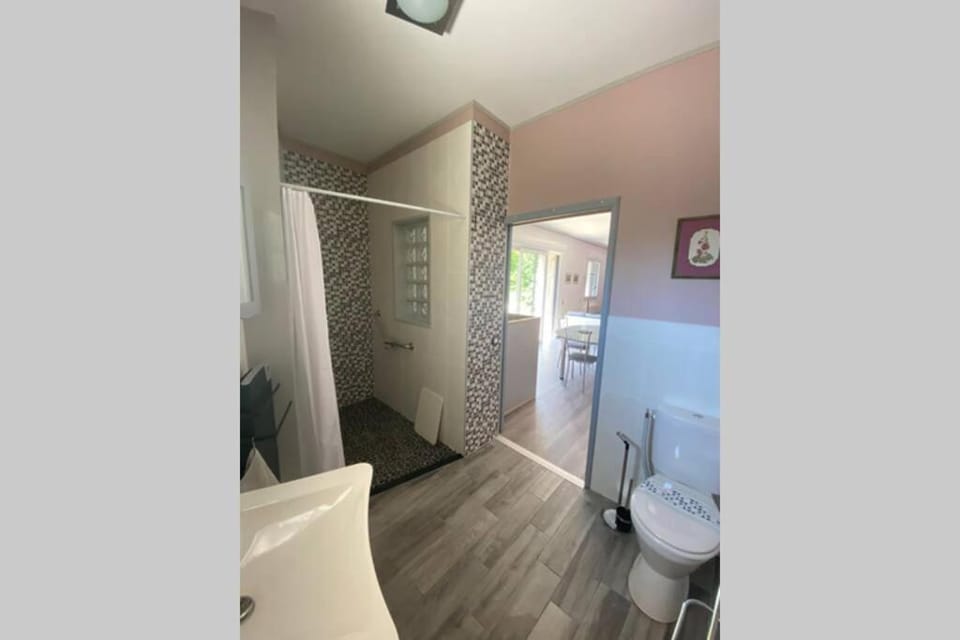 Bathroom, Facility for disabled guests