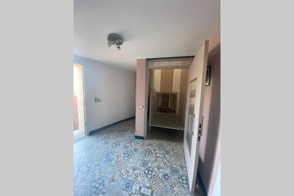 Lobby or reception, Facility for disabled guests