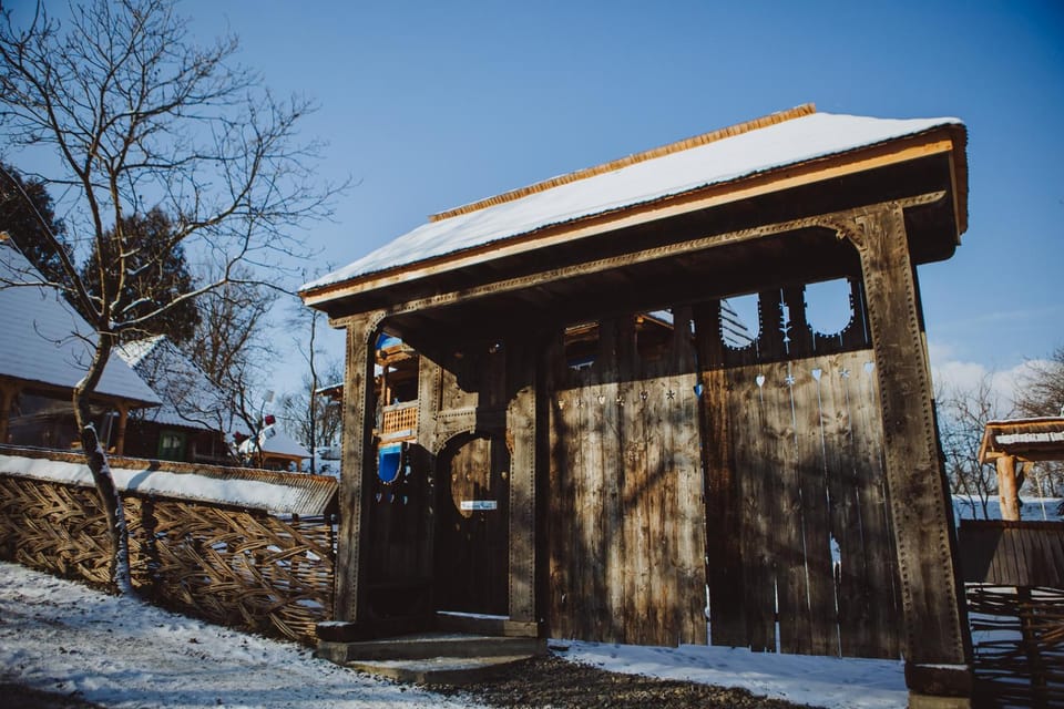 Property building, Facade/entrance, Winter