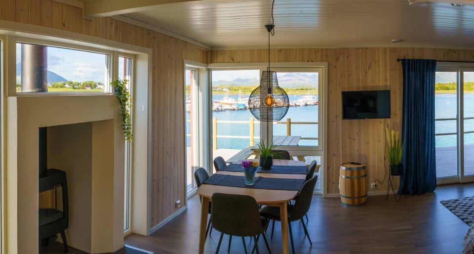 TV and multimedia, Dining area, Sea view