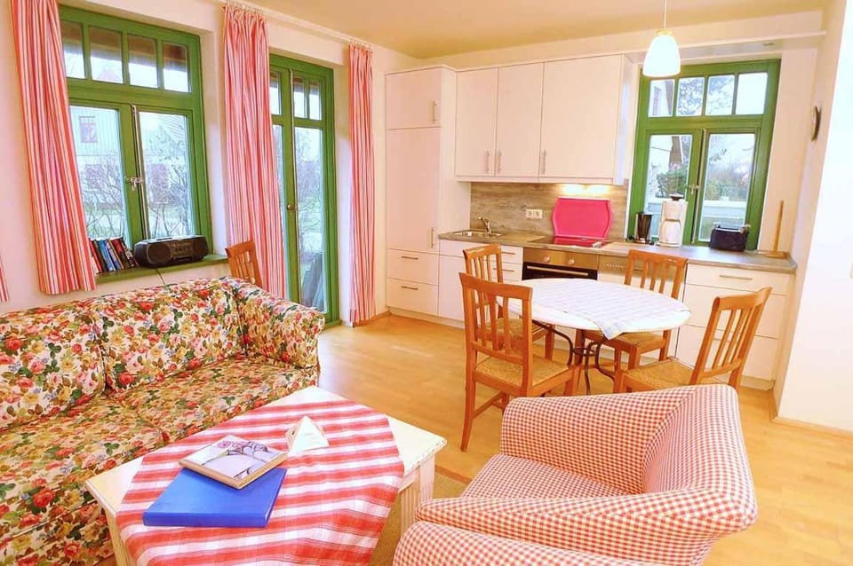 Ferienhaussiedlung Strandperlen Weidenhof 3a (Typ VIII) House in Wustrow
