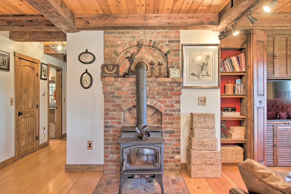 Timeless Red Sox Retreat w/ Scenic Mountain Views! House in Vermont