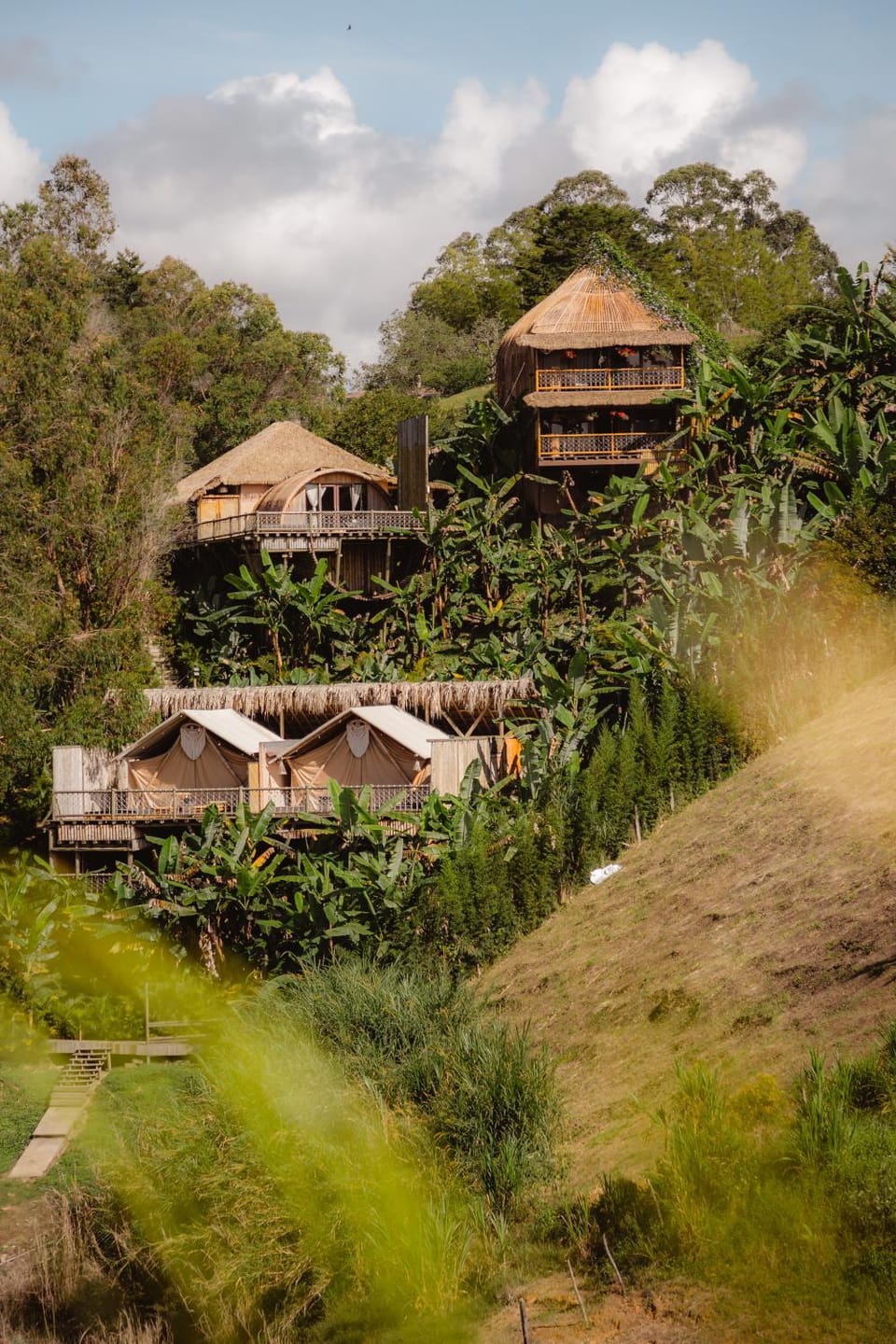 Property building, Restaurant/places to eat, Breakfast