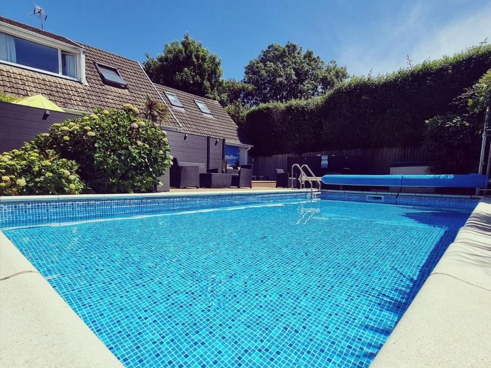 Beautiful apartment with private pool near Tenby Apartment in Wales