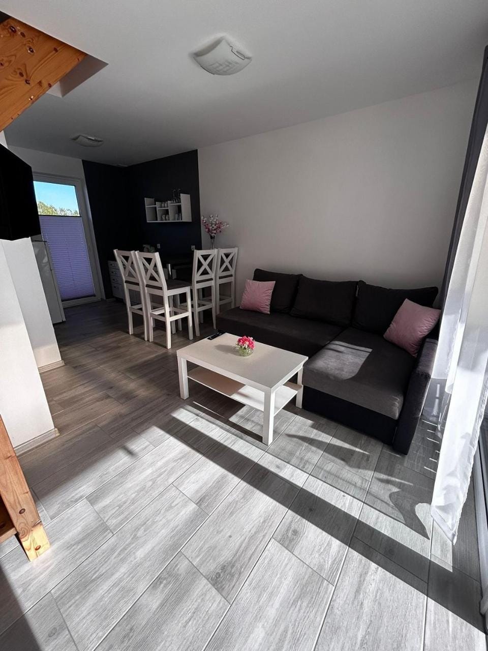 TV and multimedia, Seating area