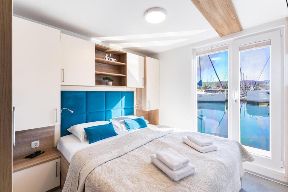 Summer, View (from property/room), View (from property/room), Photo of the whole room, Bedroom, Landmark view, Sea view, Sea view