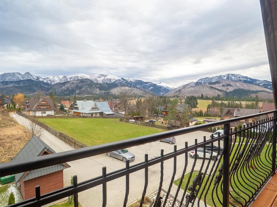 Balcony/Terrace, Garden view, Mountain view