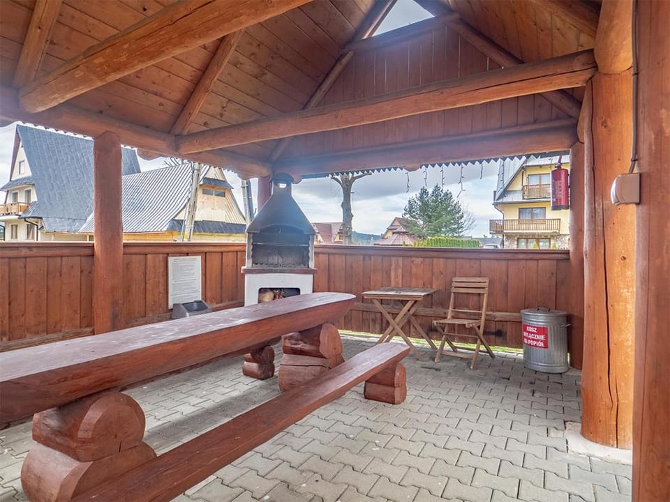 Patio, BBQ facilities