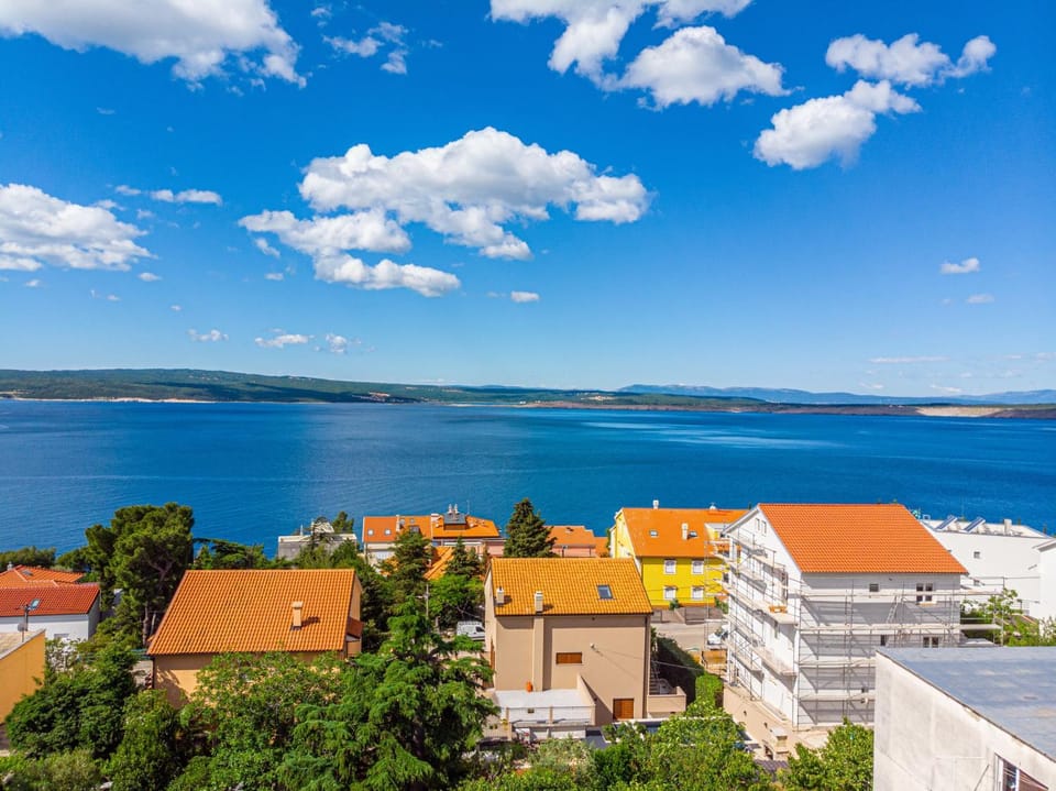 Neighbourhood, Sea view