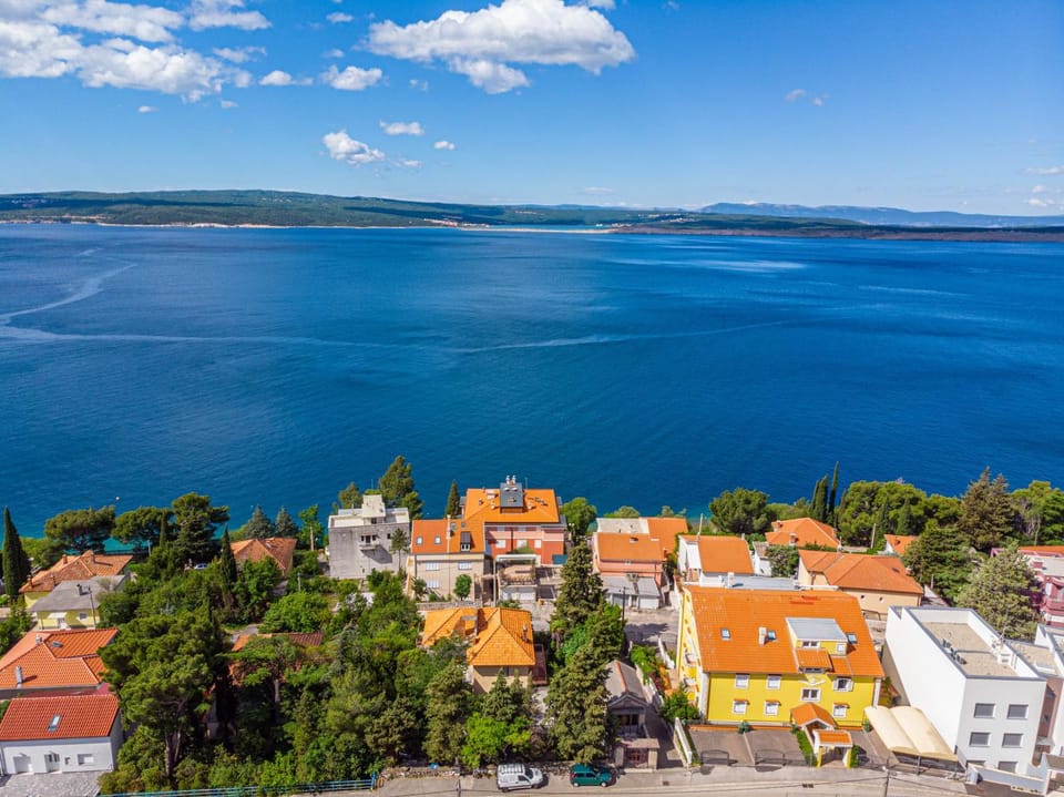 Bird's eye view, Sea view