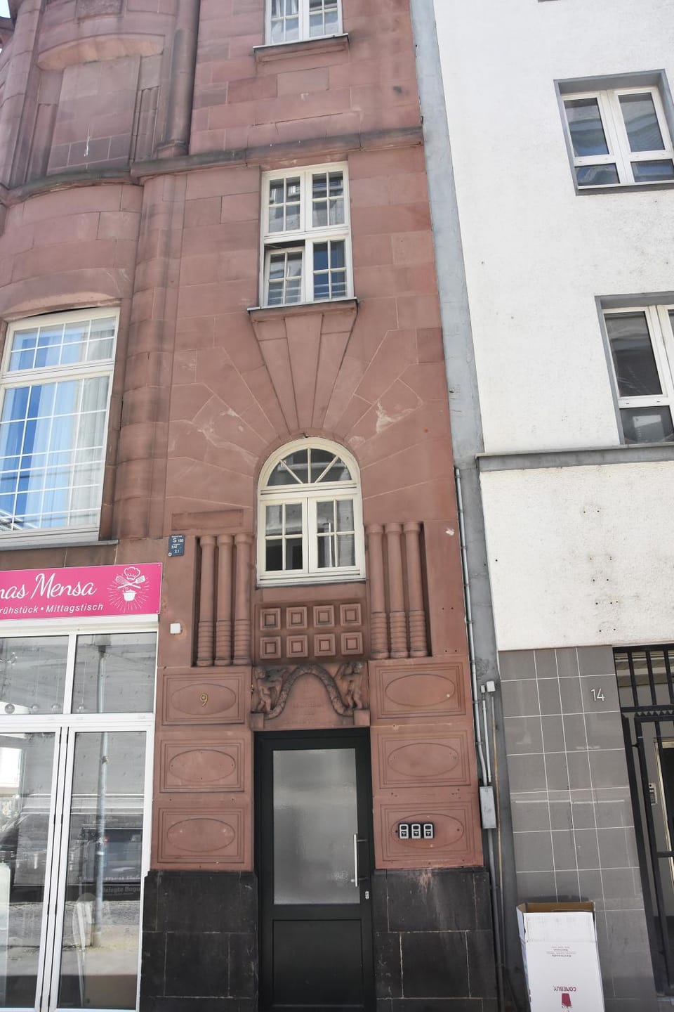 Property building, Facade/entrance