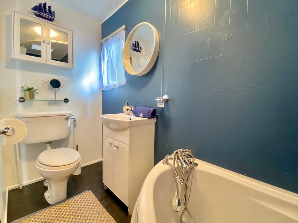 Toilet, Bathroom, Bath