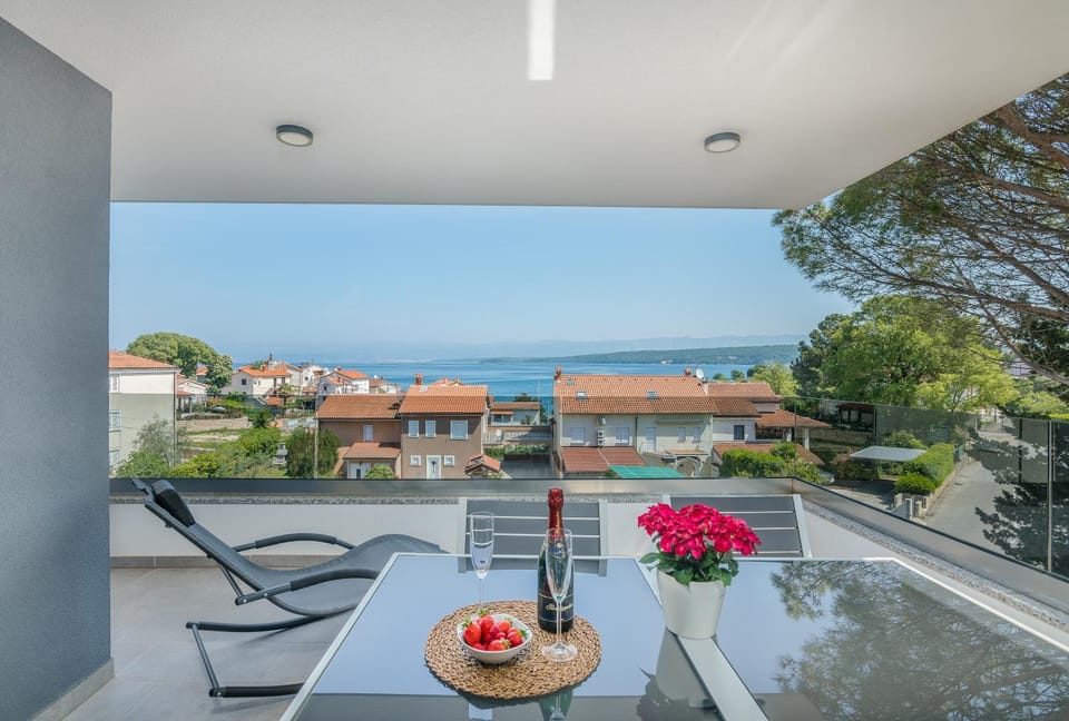 View (from property/room), Balcony/Terrace, Sea view