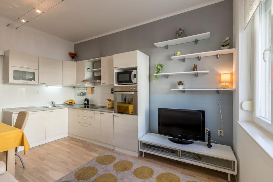 TV and multimedia, Kitchen or kitchenette