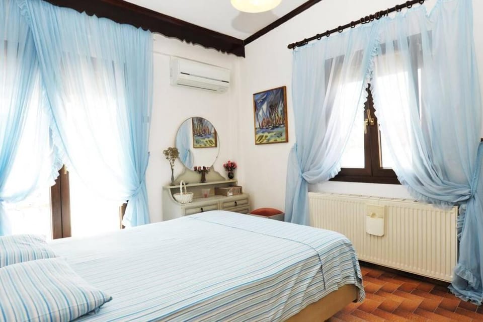 Private home with spacious garden & veranda - Flogita beach Apartment in Halkidiki