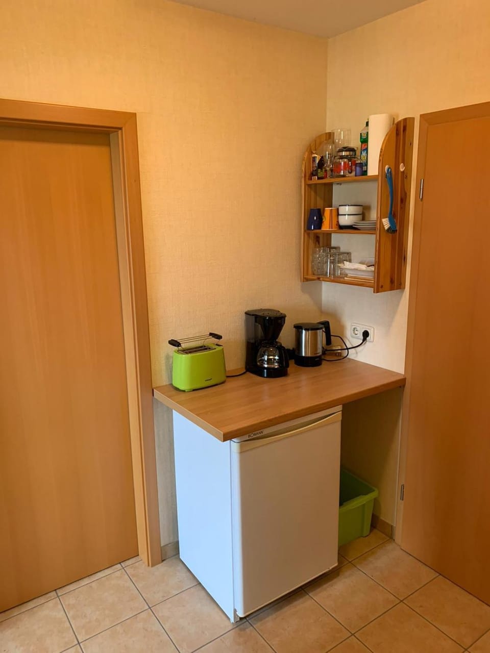 Kitchen or kitchenette, Breakfast