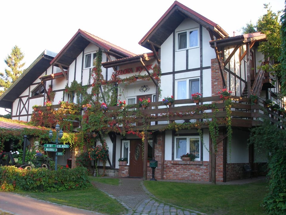 Property building, Spring