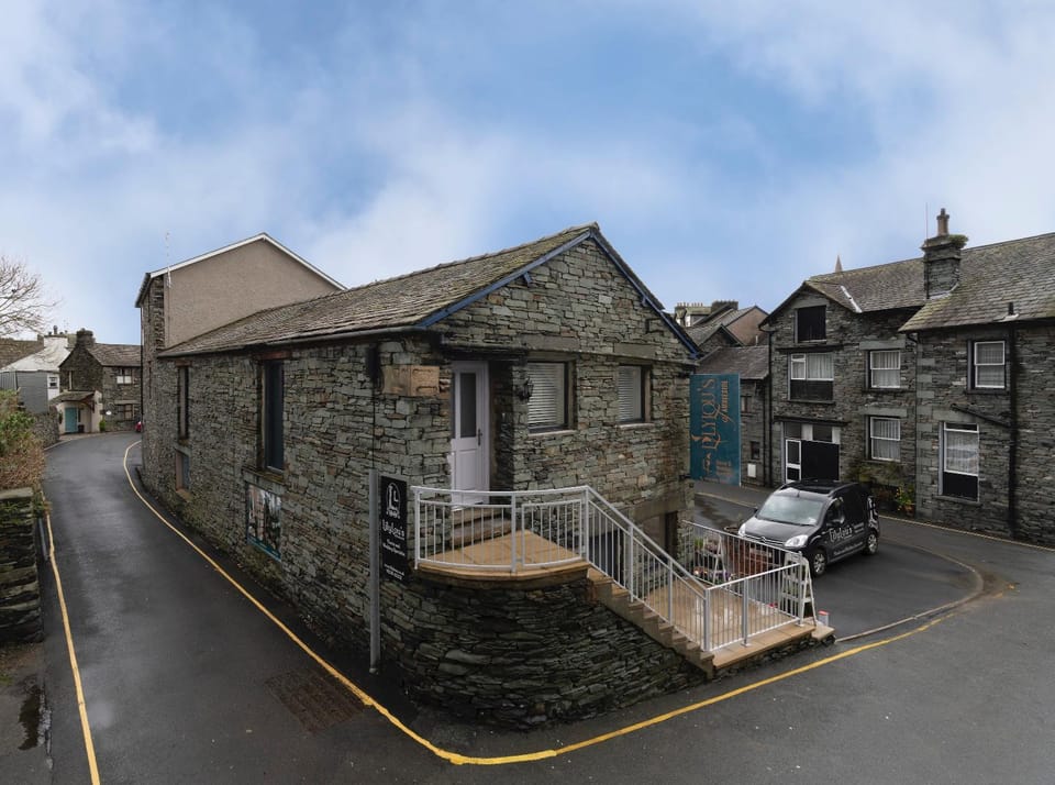 The Sorting Office - Spacious Modern Home with parking in Central Ambleside Apartment in Ambleside