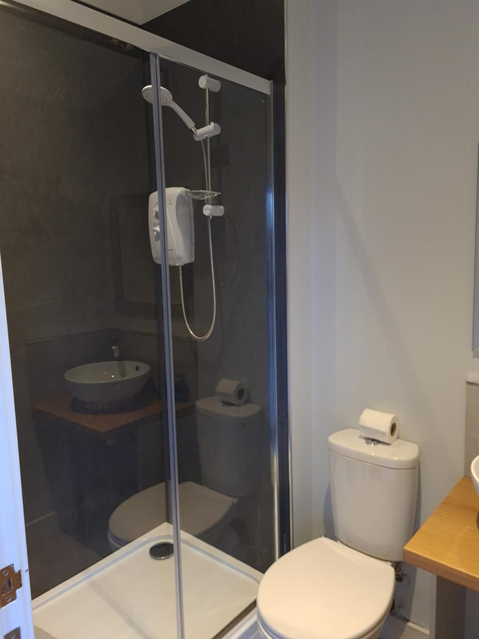 Dean Clough Lodge - Contemporary self contained studio Apartment in Blackburn