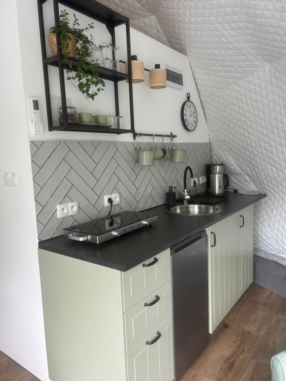 Coffee/tea facilities, Kitchen or kitchenette, pet friendly, stove