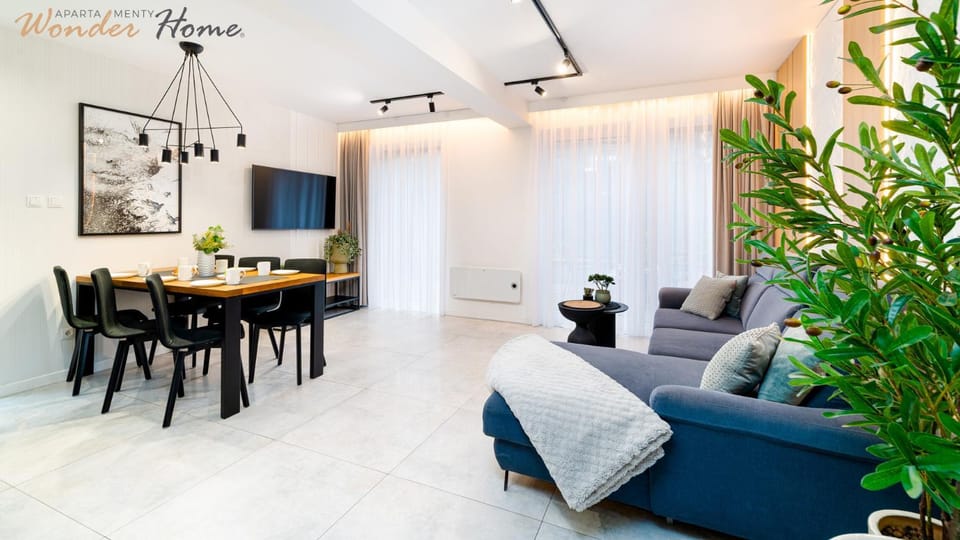 TV and multimedia, Living room, Seating area, Dining area, Evening entertainment