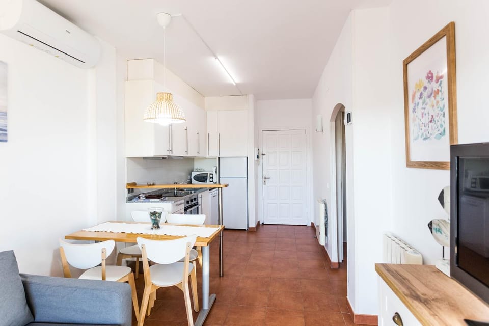 APARTAMENTO PIE DE PLAYA-Wifi free Apartment in L'Escala
