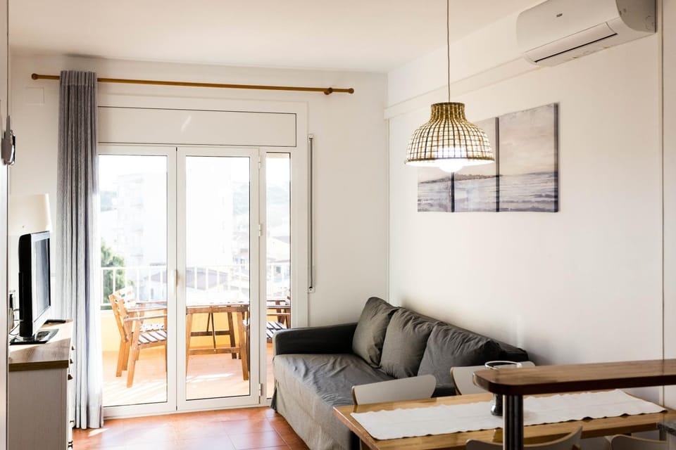 APARTAMENTO PIE DE PLAYA-Wifi free Apartment in L'Escala