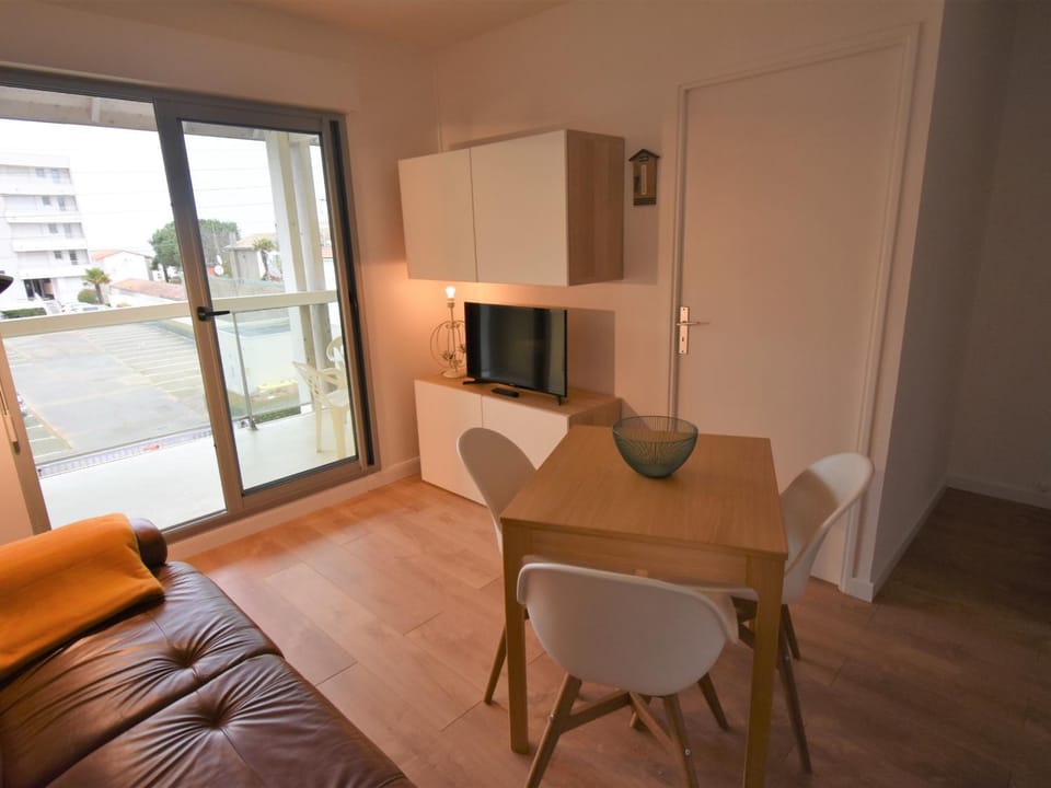Arcachon - T2 cabine rénové avec balcon proche plage et centre ville - FR-1-420-91 Cabin in Arcachon