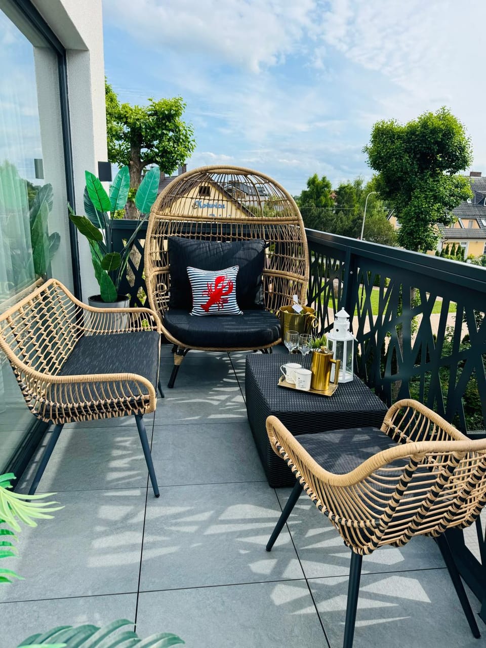 View (from property/room), Balcony/Terrace, Seating area