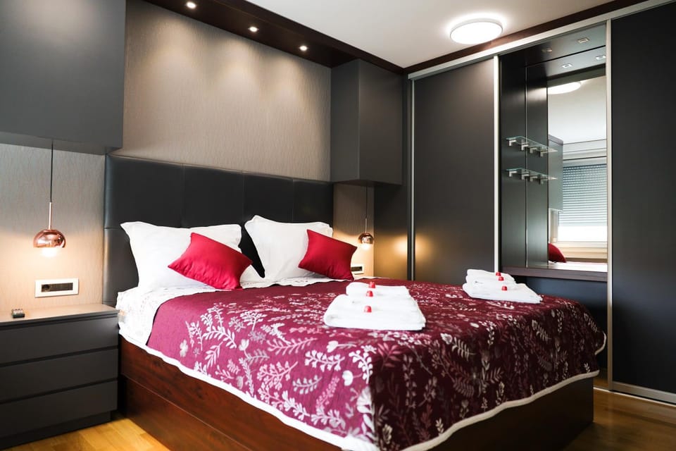 Bed, Photo of the whole room