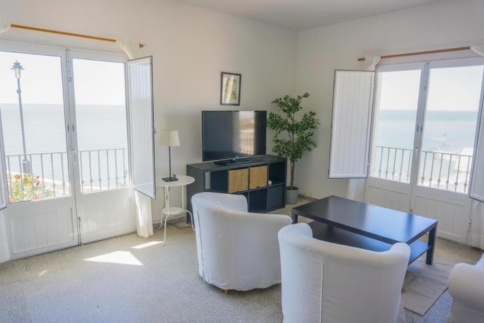 Magnífico alojamiento a 3 metros de la playa y en la Plaza del Castillo Apartment in Chipiona