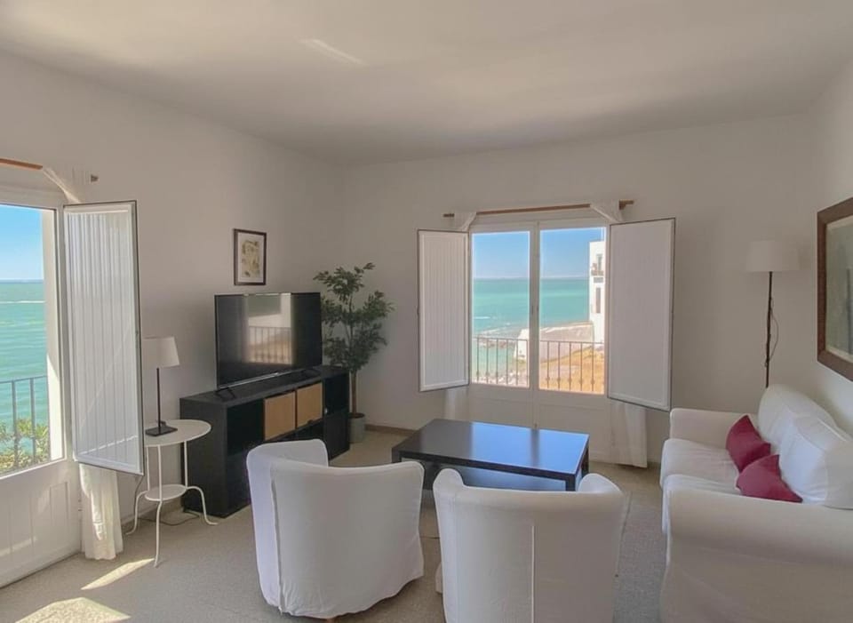 Magnífico alojamiento a 3 metros de la playa y en la Plaza del Castillo Apartment in Chipiona