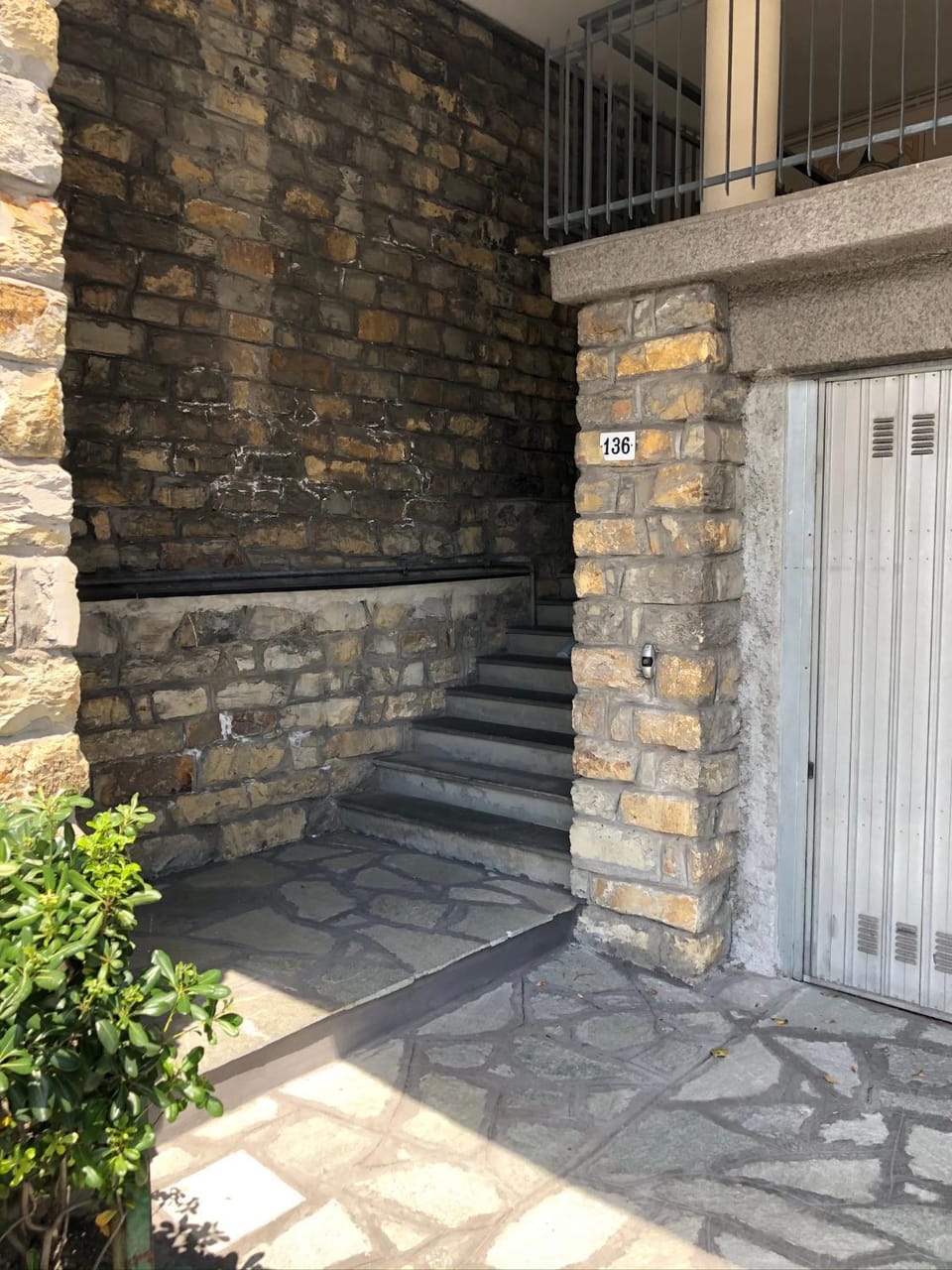 Facade/entrance
