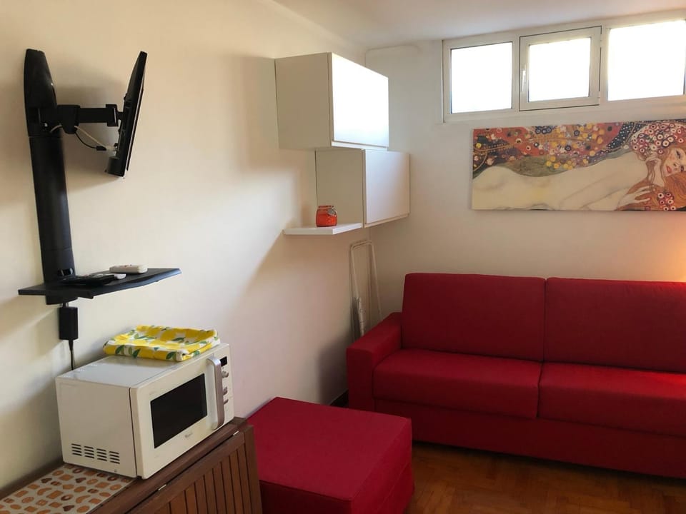 TV and multimedia, Living room, minibar