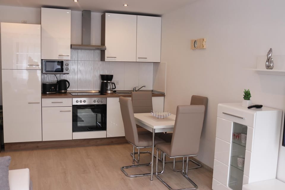 Coffee/tea facilities, Kitchen or kitchenette, Dining area, dishwasher, minibar, pet friendly, stove, toaster