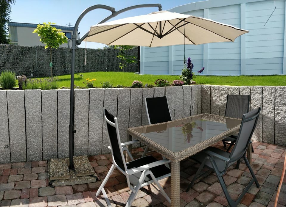 Garden, Seating area, Garden view
