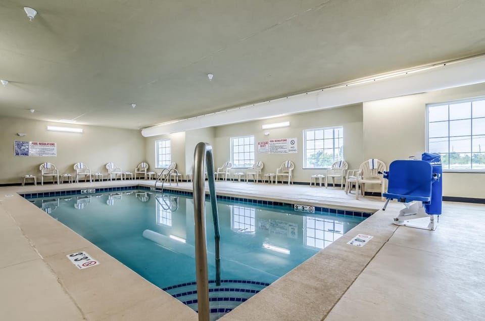 Swimming pool, Swimming pool