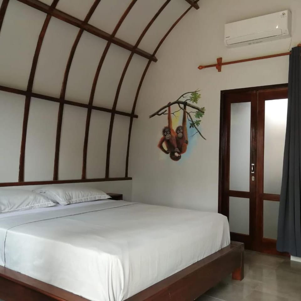 Bed, Photo of the whole room, Bedroom, air conditioner