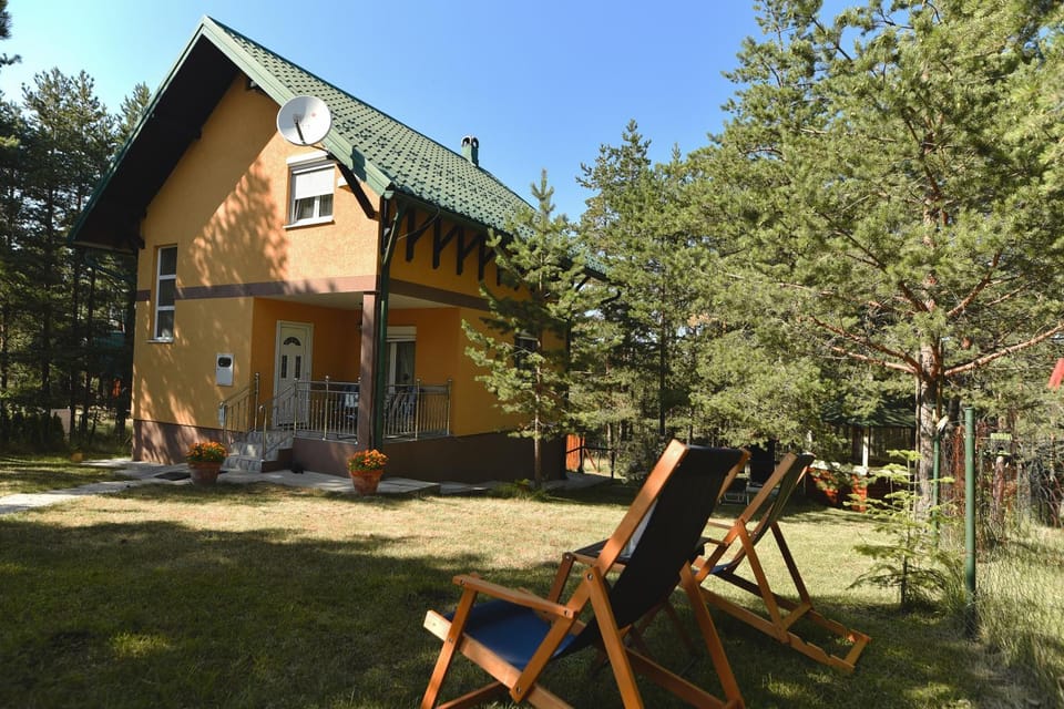 Vila ZLATNI BOR Chalet in Zlatibor District, Serbia