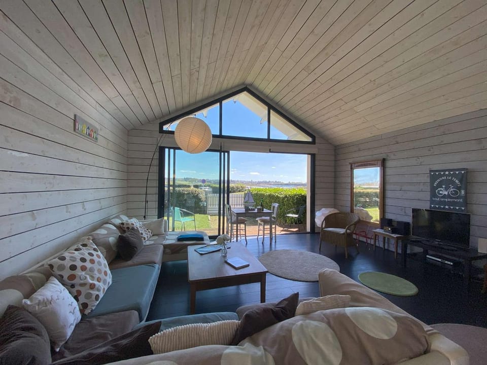 Maison 6 pers, jardin, terrasse, parking, plage proche - FR-1-542-27 House in Brittany