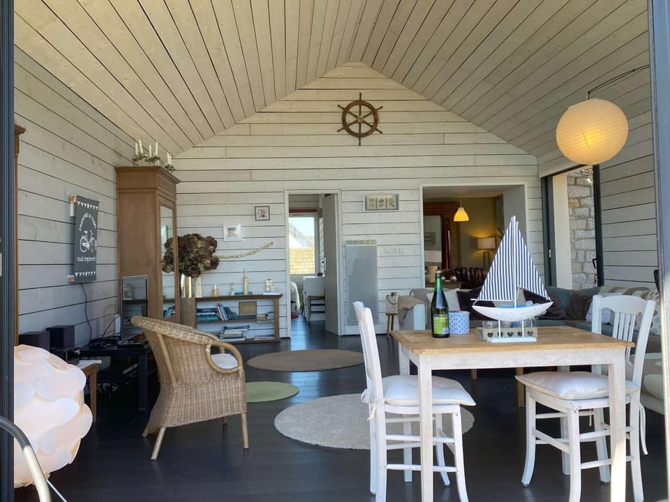 Maison 6 pers, jardin, terrasse, parking, plage proche - FR-1-542-27 House in Brittany