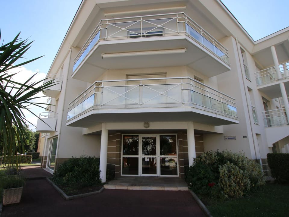 Appartement T2 avec balcon, à 100m de la plage et proche des commerces à Saint-Brevin-les-Pins - FR-1-364-93 Apartment in Pays de la Loire