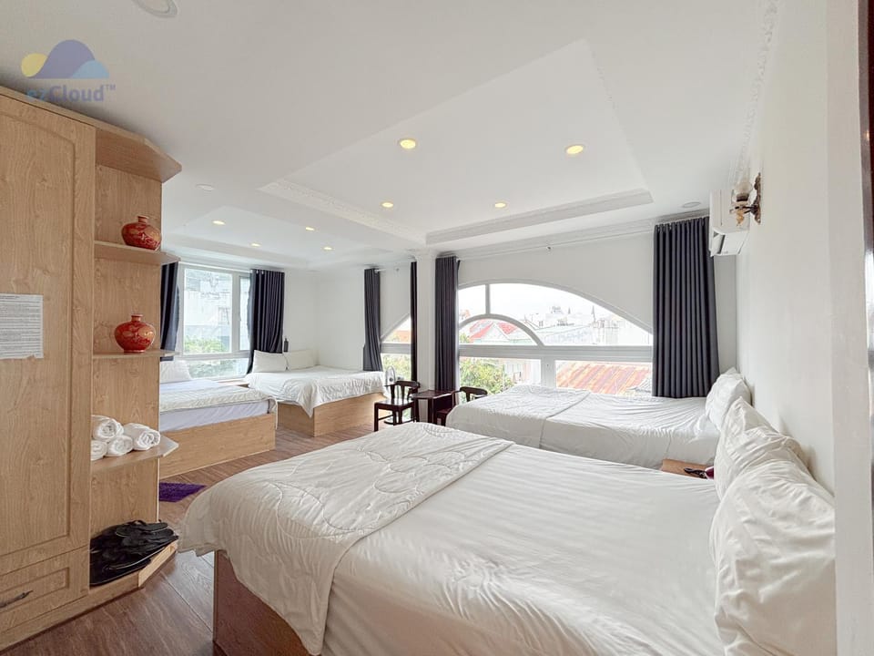 Bed, Photo of the whole room, Bedroom, Garden view, towels, wardrobe